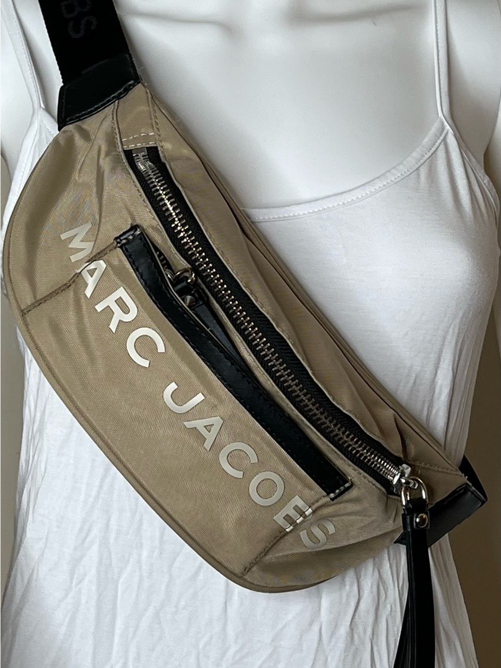 Marc Jacobs Carry-all Fanny Pack/ Belt Bag, Light Khaki - Picture 2 of 12
